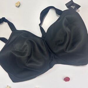 Elila Elegant Black Wireless Moulded Spacer Full Figure Bra 40K NWT